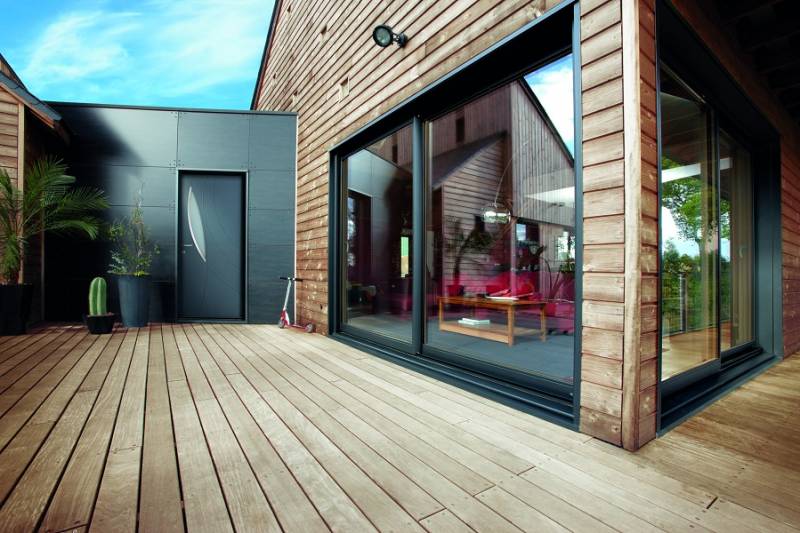 Le coulissant bi-colore MÉO vue de l'extérieur